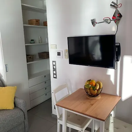 Front De - Parking Prive - Classe Meuble 3 Etoiles Апартаменты *